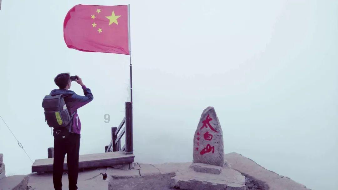 踏板摩托车皮带传动箱前面有个管子，涨起来了，请问这是什么快递，是不是有问题？